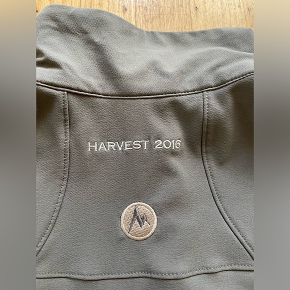 Marmot treasury wine estates harvested souvenir vest M - Picture 5 of 6